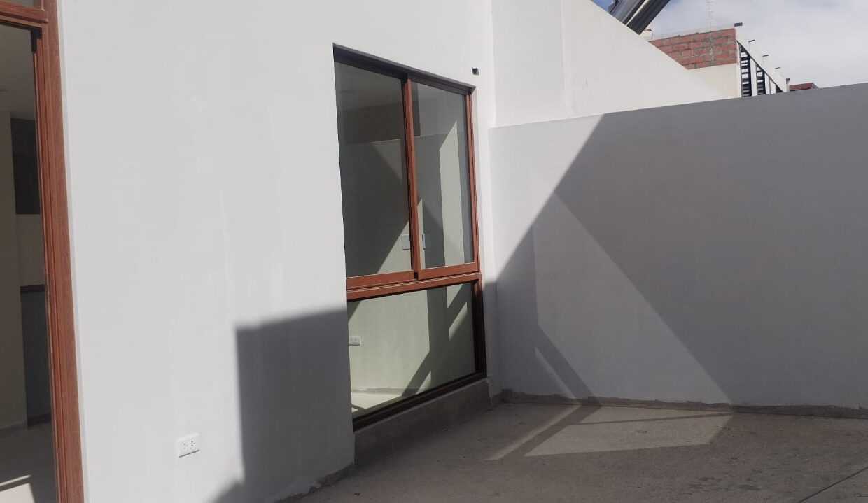 CASA EN VENTA DE ESTRENO PAUCARPATA BETO III