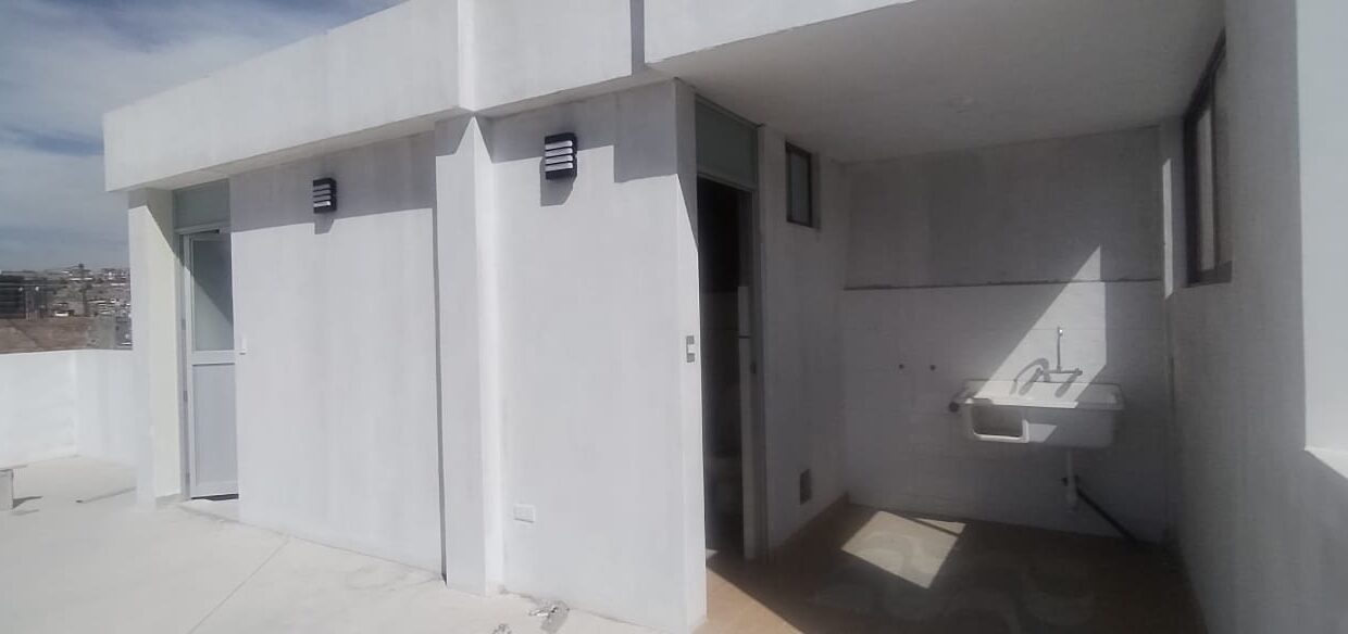 CASA EN VENTA DE ESTRENO PAUCARPATA BETO IV