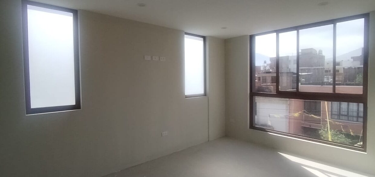 CASA EN VENTA DE ESTRENO PAUCARPATA BETO V