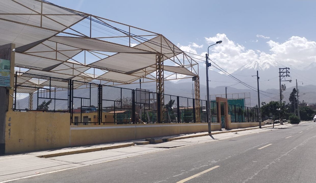 CASA EN VENTA EN CERRO COLORADO SR QUENTA I ARMANDO VENERO VI