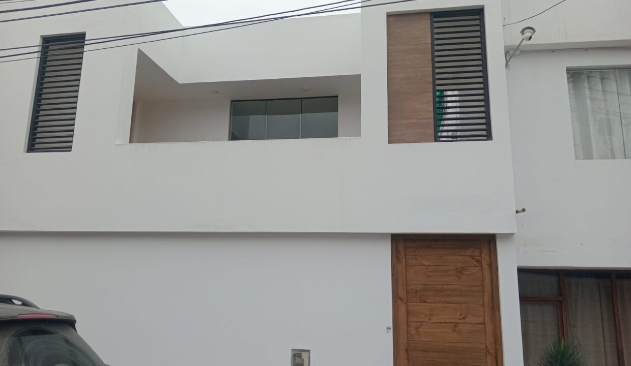 CASA EN VENTA MOLLENDO V