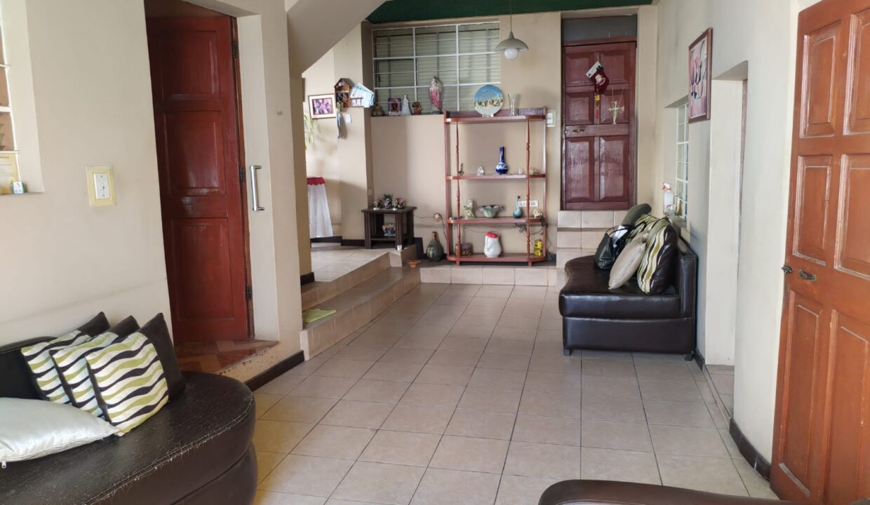 CASA EN VENTA EN CERRO VIEJO 532 M2 CERRO COLORADO III