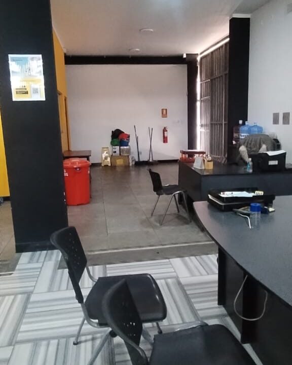 PROPIEDAD COMERCIAL EN VENTA AV PARRA 300 M2 SRA HILDA VALENCIA  V