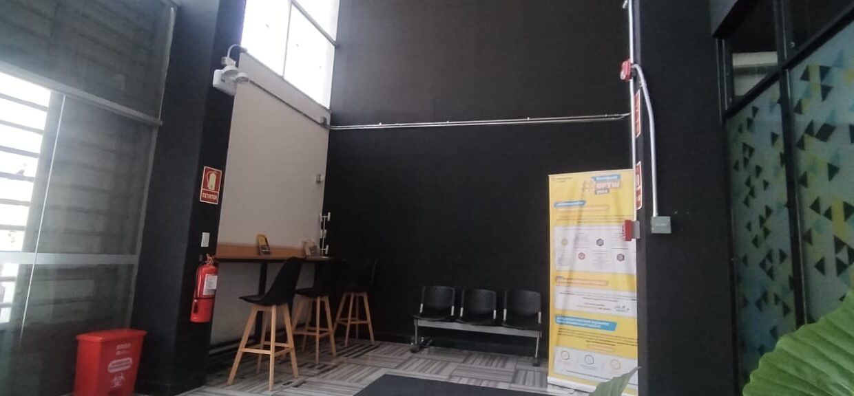 PROPIEDAD COMERCIAL EN VENTA AV PARRA 300 M2 SRA HILDA VALENCIA  VII