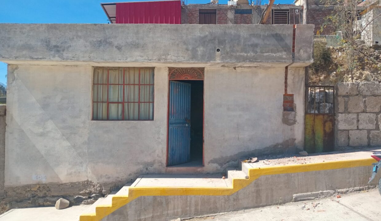 TERRENO EN VENTA EN PAUCARPATA ASOC VIV HUACSAPATA 200 M2 IV