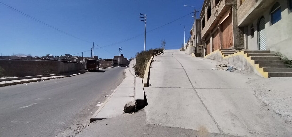 TERRENO EN VENTA EN PAUCARPATA ASOC VIV HUACSAPATA 200 M2 VI