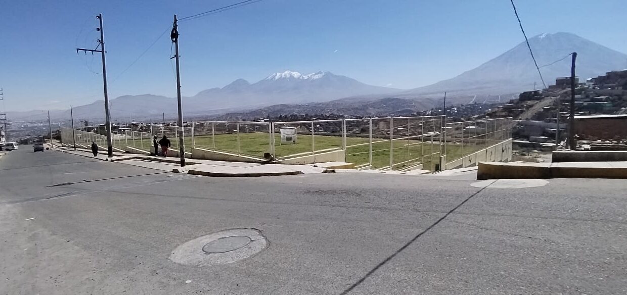 TERRENO EN VENTA EN PAUCARPATA ASOC VIV HUACSAPATA 200 M2 VII